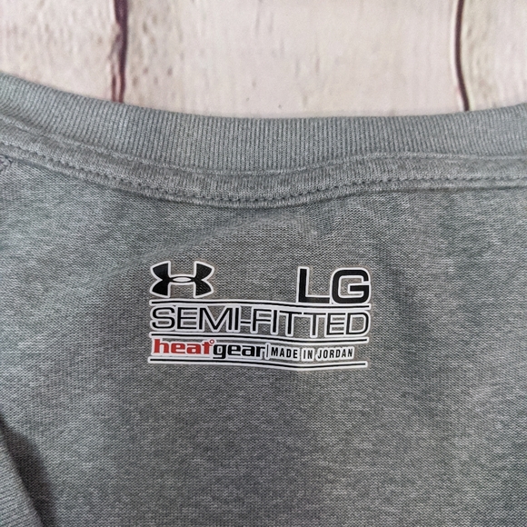 Under Armour Semi-Fitted Shirt Large - Picture 3 of 3